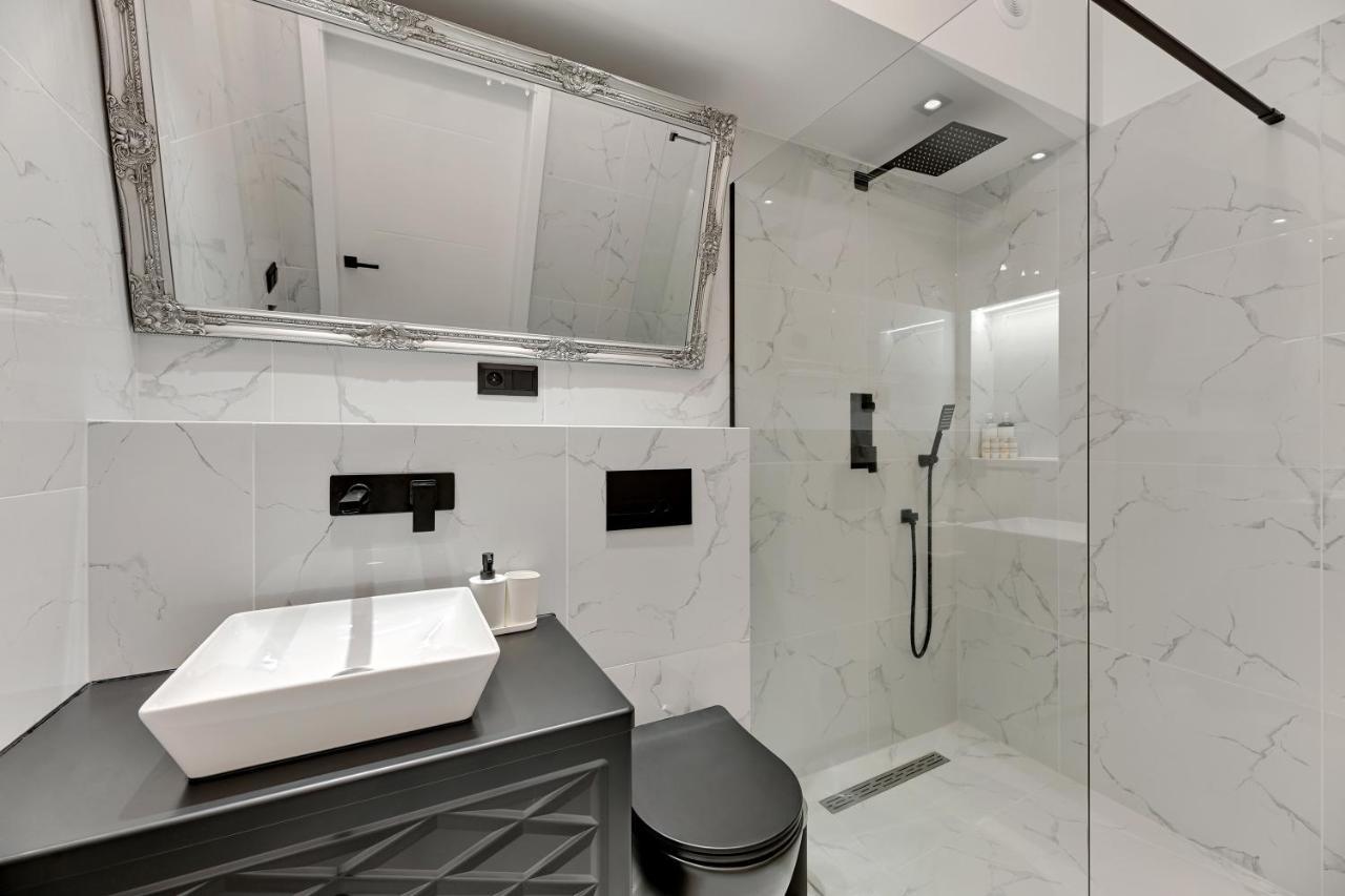Dluga Boutique Apartment By Downtown Apartments กดัญสก์ ภายนอก รูปภาพ